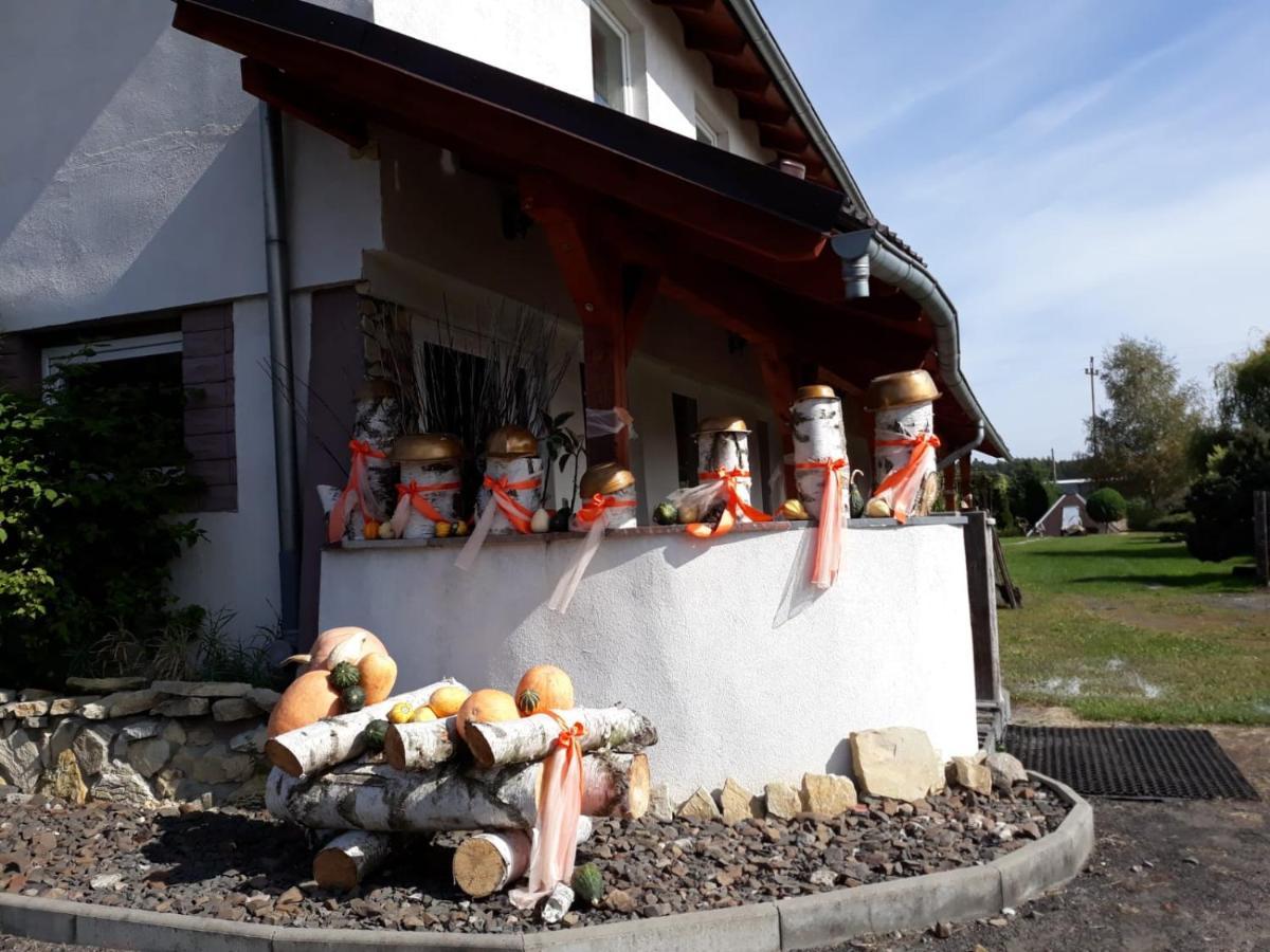 Pod Piramida Villa Ługniany Eksteriør billede